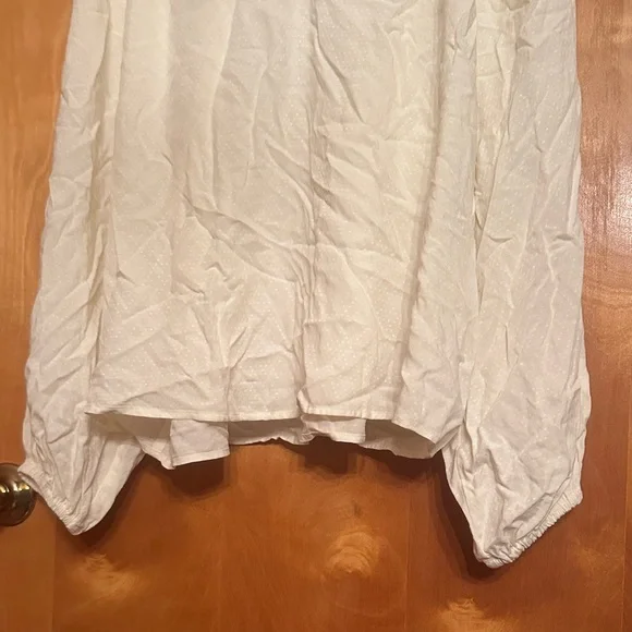 Old Navy Women's Cream Off-Shoulder Peasant Top - Picture 5 of 5